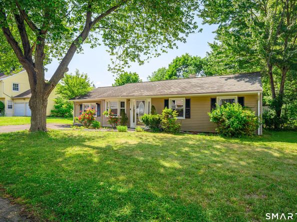 28 Hickory Street, Danbury CT 06810