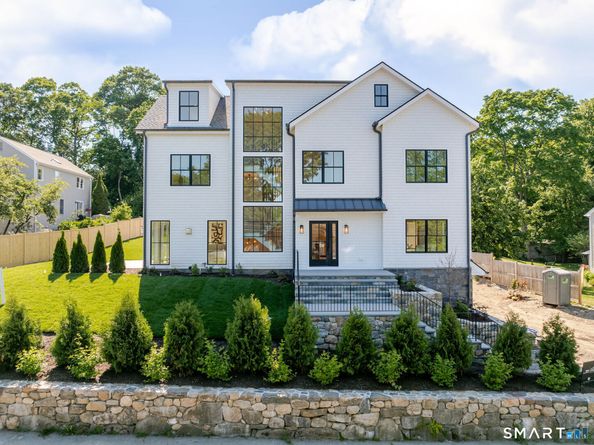 124 Forest Street, New Canaan CT 06840