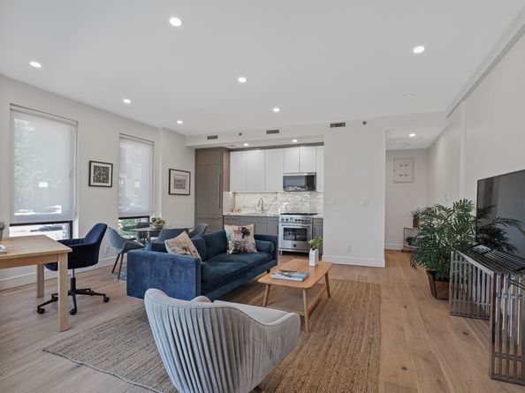 21-31 Shore Boulevard 1F, Queens NY 11105
