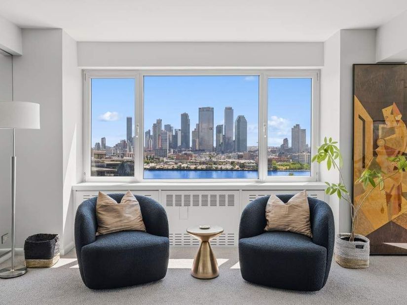 25 Sutton Place S 16G, New York NY 10022