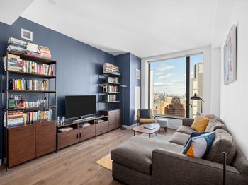 11 Hoyt Street