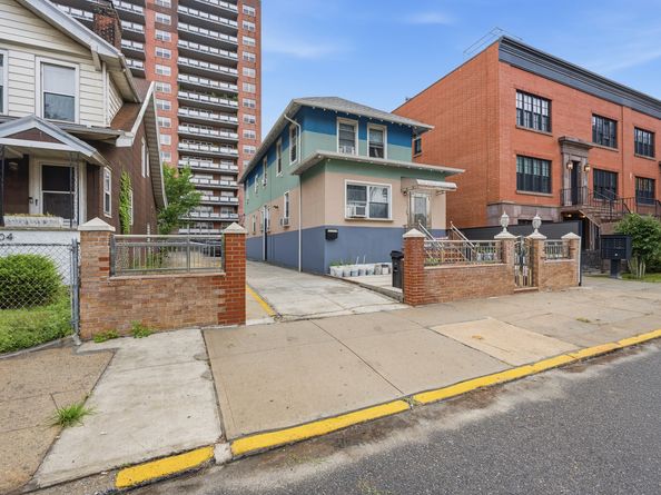 200 East 7th Street, Brooklyn NY 11218