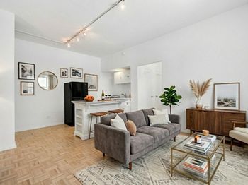 4501 Broadway