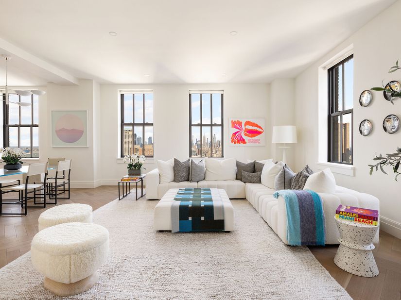 100 Barclay Street 27B, New York NY 10007