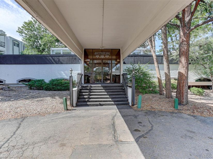 2375 S Linden Court 116, Denver CO 80222