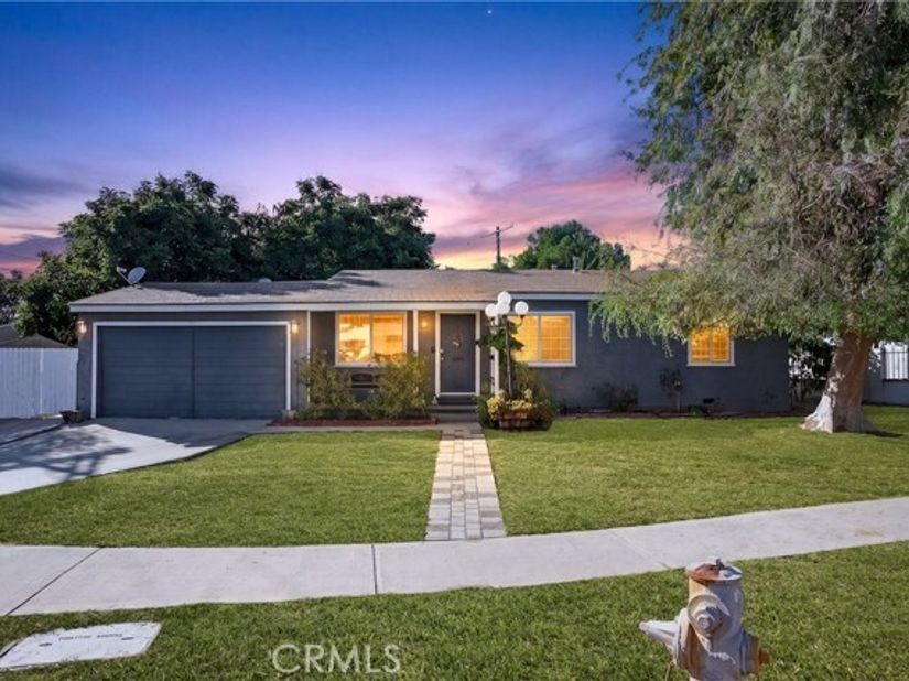 8330 Stansbury Avenue, Panorama City (los Angeles) CA 91402