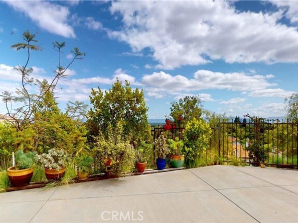 11595 Rancho Del Valle, Granada Hills (los Angeles) CA 91344