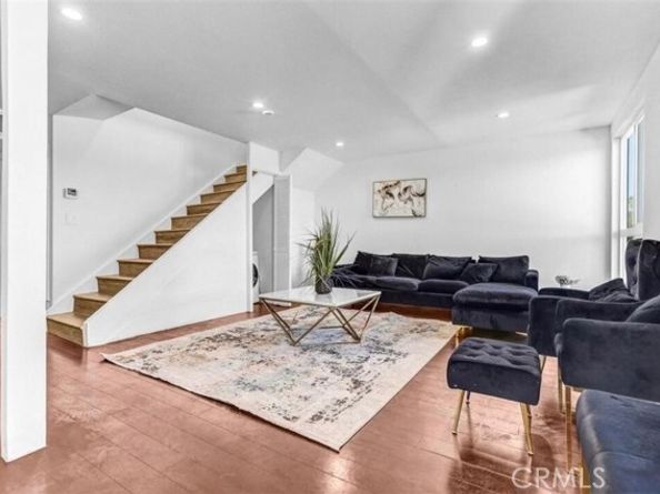 6155 Reseda Blvd 4, Tarzana (los Angeles) CA 91335