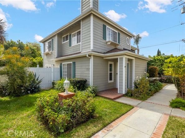 3327 California Avenue, Signal Hill CA 90755