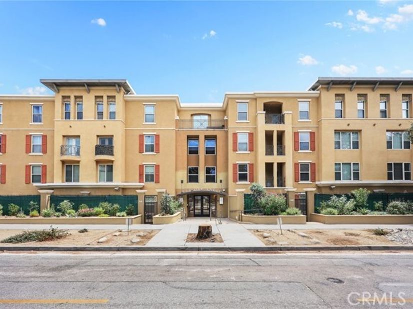 128 N Oak Knoll 206, Pasadena CA 91101