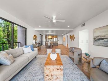 2500 Torrey Pines Rd