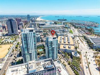 411 W Seaside
