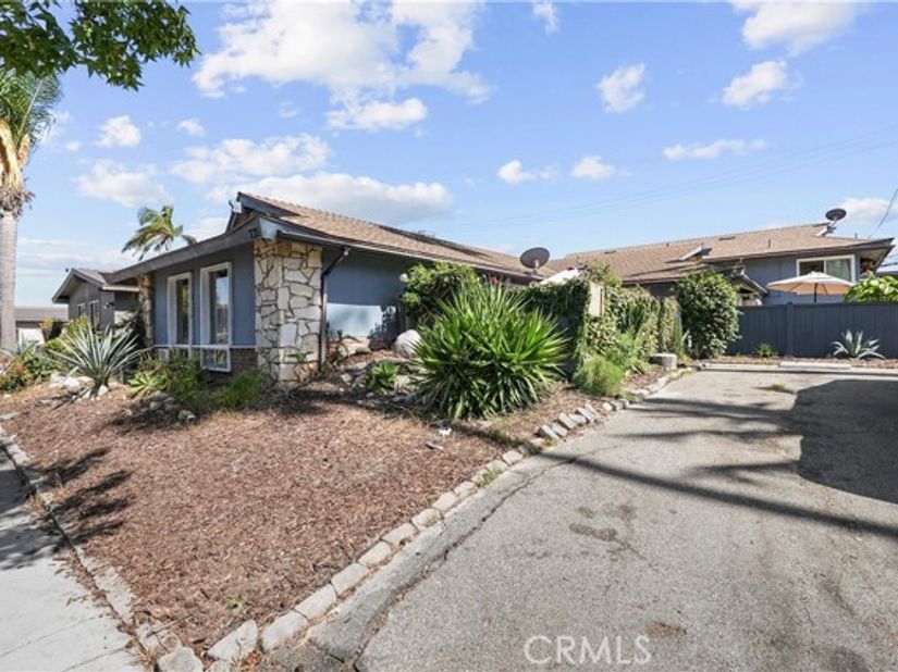 735 W 18th, Costa Mesa CA 92627