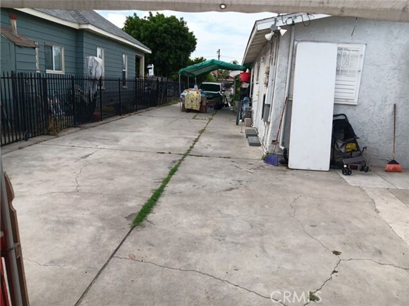 415 95th Street, Los Angeles CA 90044