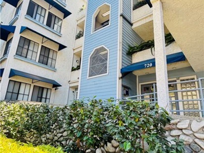720 W 4th 114, Long Beach CA 90802
