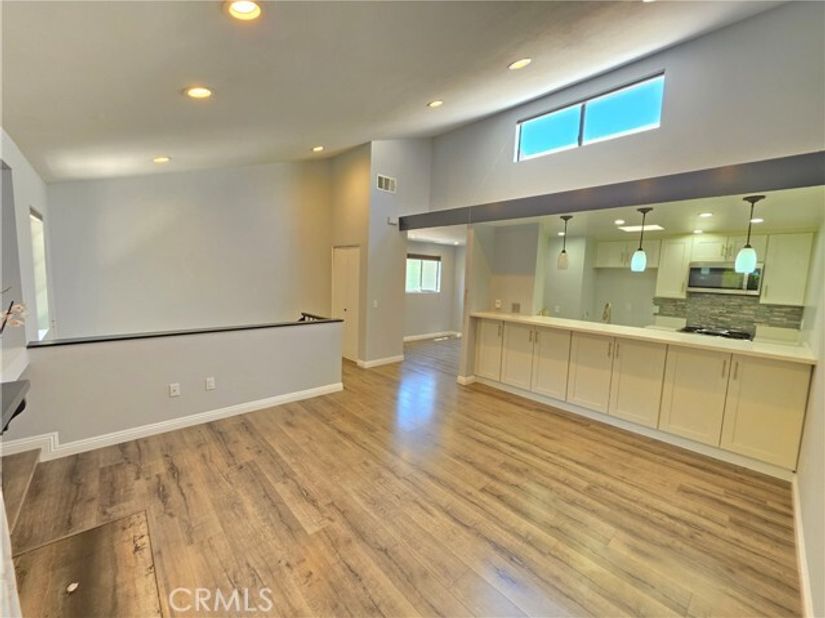 11107 Arminta Street 22, Sun Valley (los Angeles) CA 91352