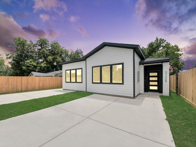 3724 Rebecca Street, Houston TX 77021