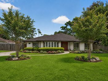 758 W 42nd Street