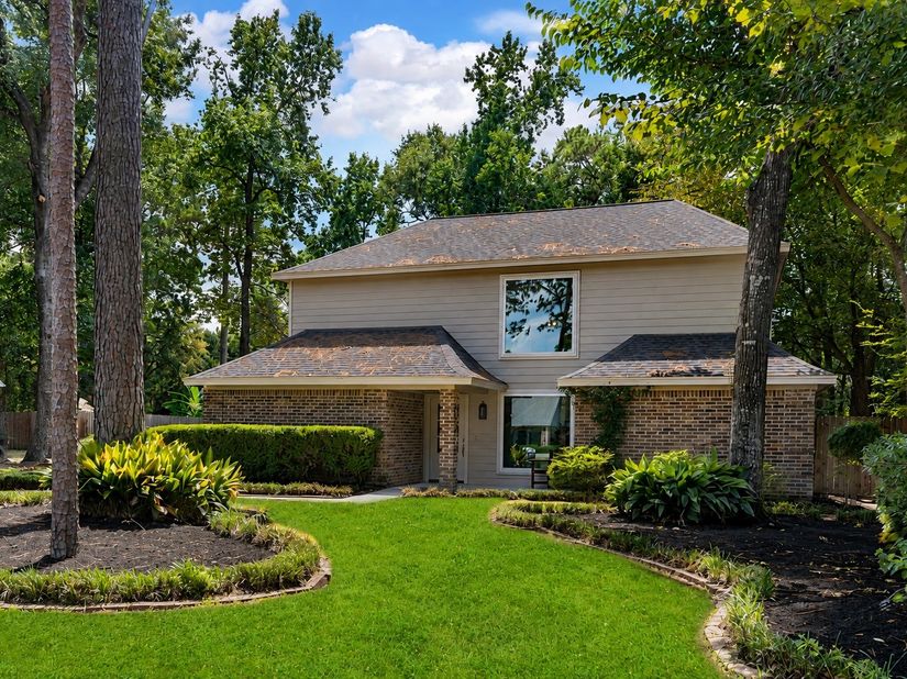 21 Wakerobin Court, The Woodlands TX 77380