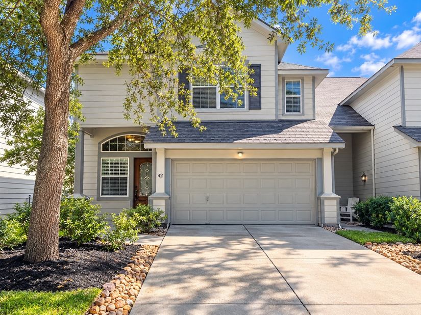42 E Burberry Circle, The Woodlands TX 77384