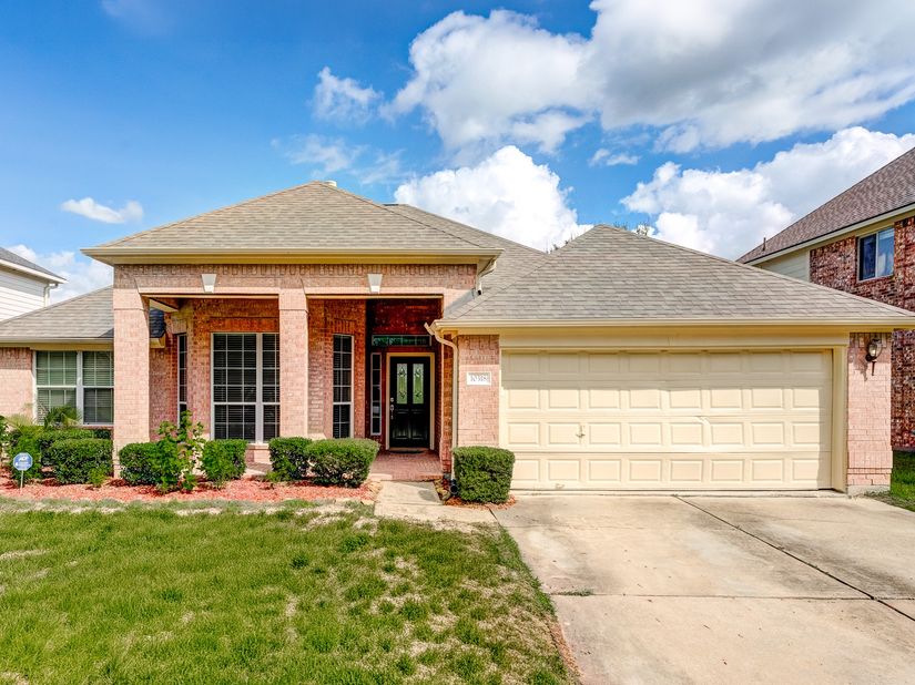10318 Linden Springs Drive, Houston TX 77095