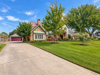 807 Longview Drive