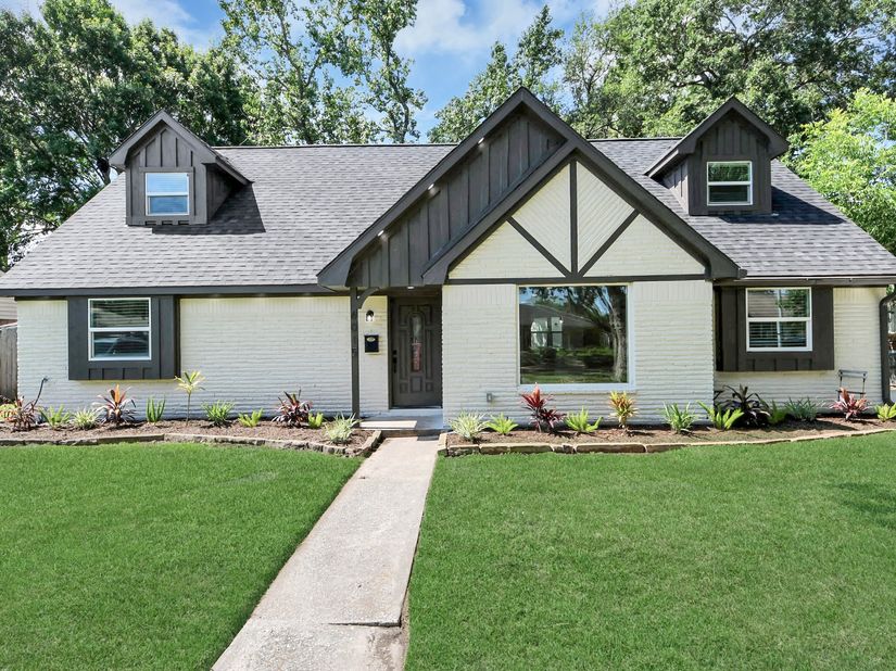 6015 Mcknight Street, Houston TX 77035