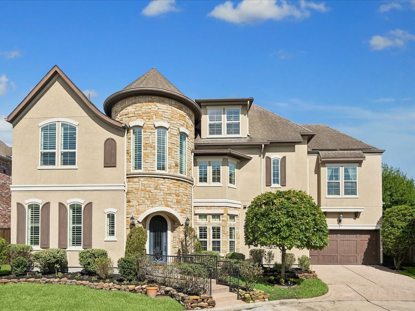 10 Windsor Court, Houston TX 77055