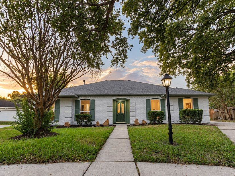 12211 Appleby Drive, Hockley TX 77031