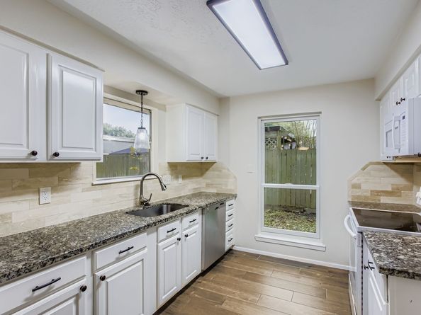 17706 Fife Lane, Webster TX 77598