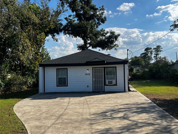 6838 Carothers Street, Houston TX 77028