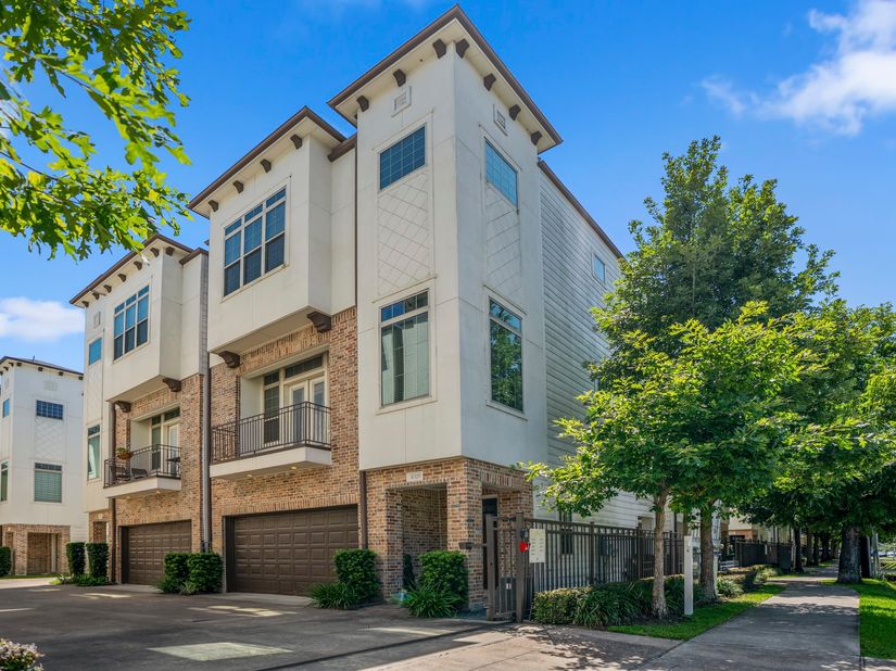 1032 W 26th Street D, Houston TX 77008