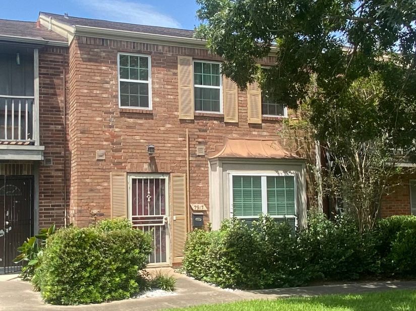 7913 Grove Ridge Drive, Houston TX 77061