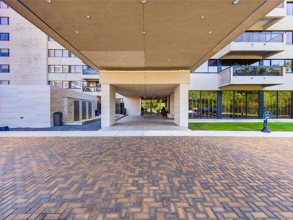 49 Briar Hollow Lane 101, Houston TX 77027