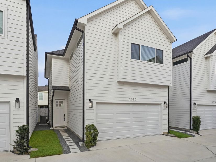1230 Mcneil Street, Houston TX 77009