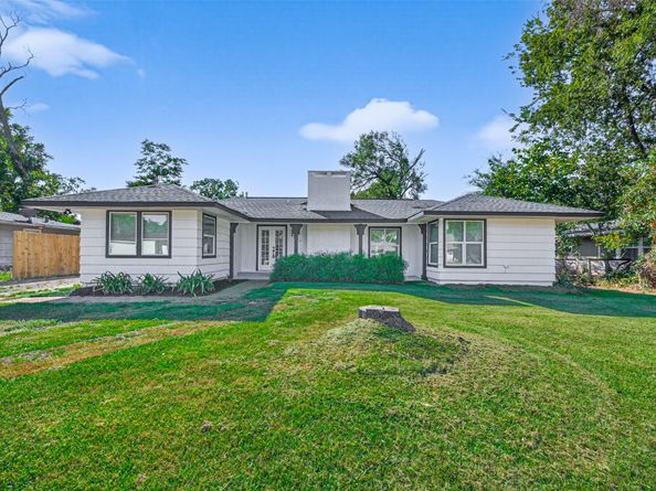 1609 N Pacific Street, Conroe TX 77301