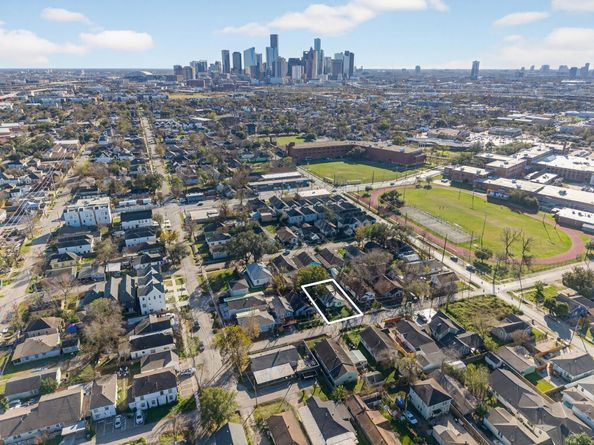 1218 Genova Street, Houston TX 77009