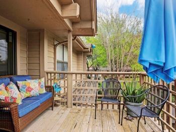 2711 Grants Lake Boulevard