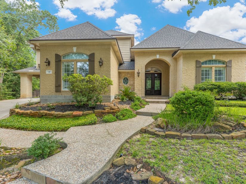 74 W Thymewood Place, The Woodlands TX 77382