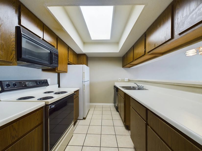 2824 S Bartell Drive 32, Houston TX 77054