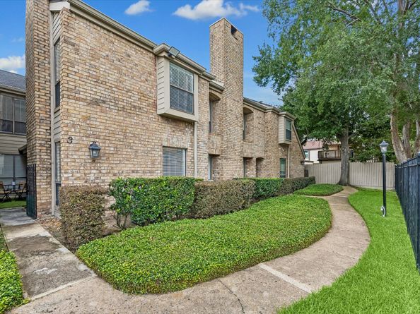 1908 Augusta Drive 3, Houston TX 77057
