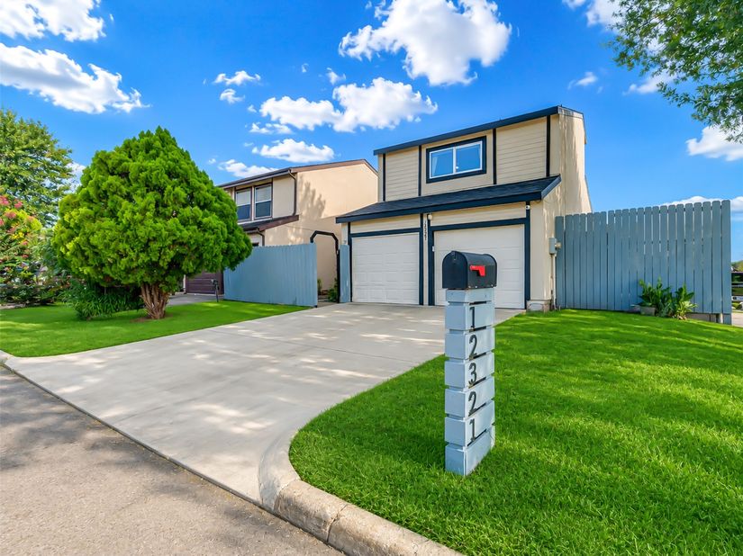 12321 Corona Lane, Houston TX 77072