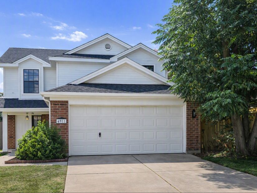 4911 E Fallen Bough Drive, Houston TX 77041