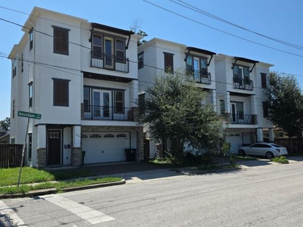 1520 Amundsen Street, Houston TX 77009