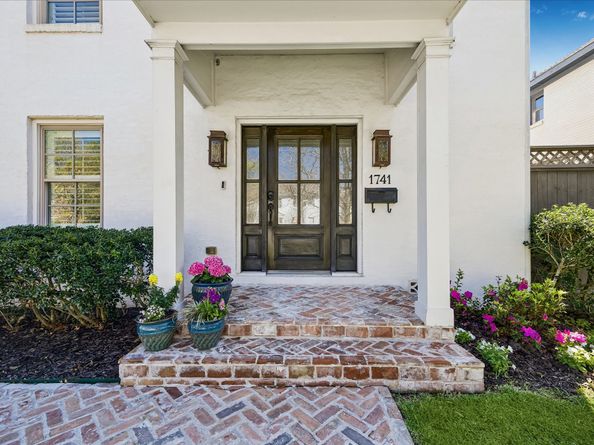 1741 Banks Street, Houston TX 77098