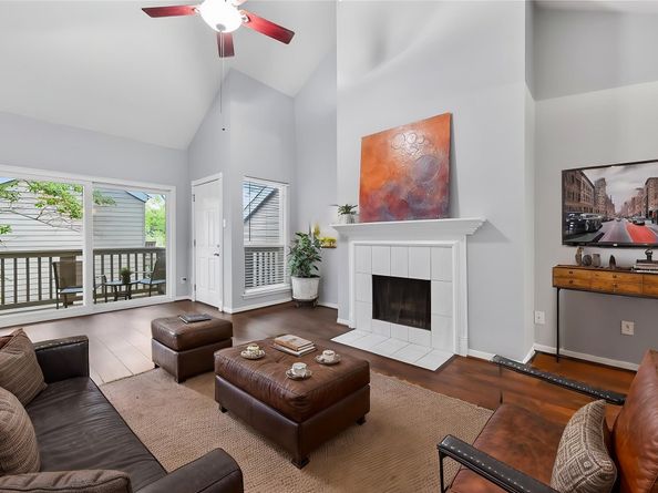 2100 Tanglewilde Street 740, Houston TX 77063