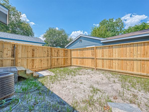 6715 Victoria Street, Houston TX 77020