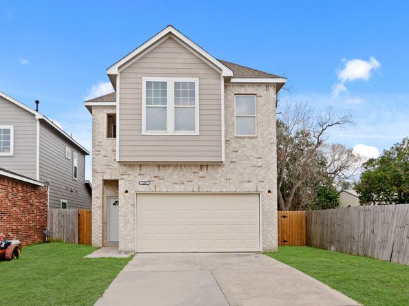 13902 Leabrandon Lane, Houston TX 77045
