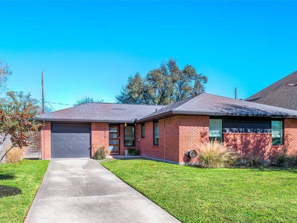 4518 Viking Drive, Houston TX 77092