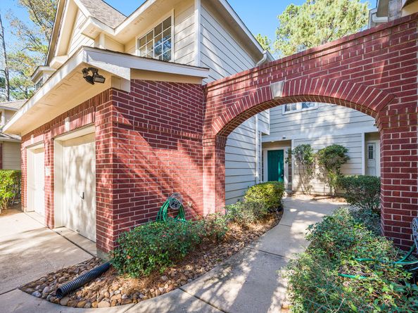 158 N Magnolia Pond Place 158E, The Woodlands TX 77381
